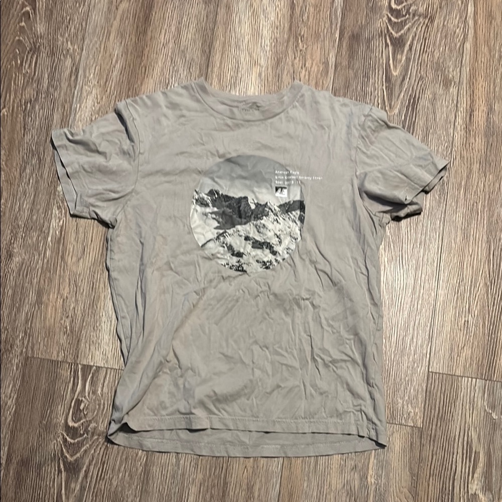 Men’s American Eagle shirt